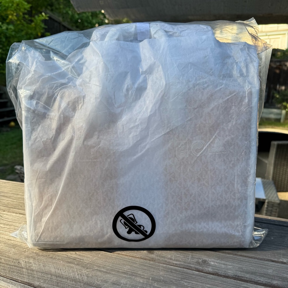 Gigi Monogram Large Grab Tote by MICHAEL Michael Kors - Picture 5 of 6